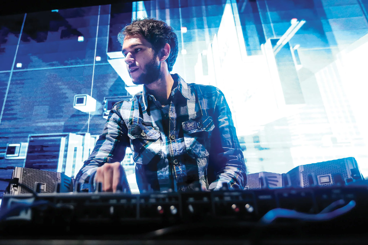 Zeed сайт. Zedd. Zedd немецкий диджей. Парень диджей. Германские диджеи
