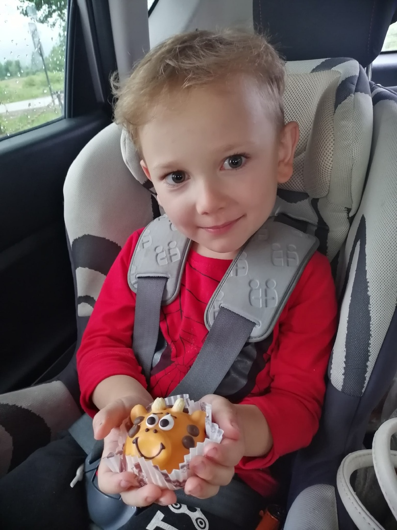 А это мы угощаем всех читателей!