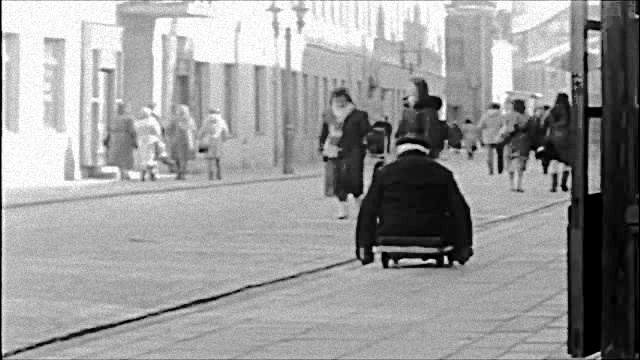 Улица по которой едет так называемый танкист.