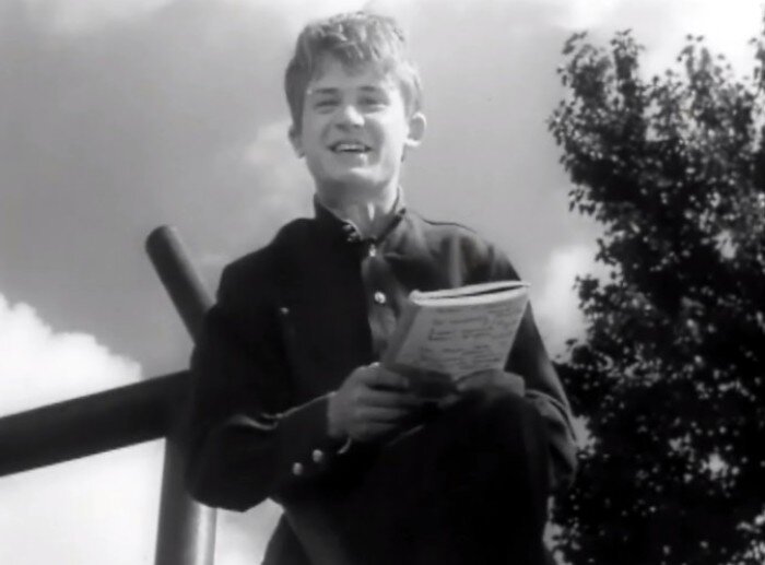 Дебютная роль Сергея Никоненко в кино – в фильме *Жизнь сначала*, 1961 | Фото: kino-teatr.ru