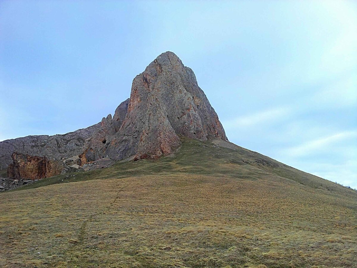 Фото из первого похода. Сейчас и не вспомню , что это за пупырь