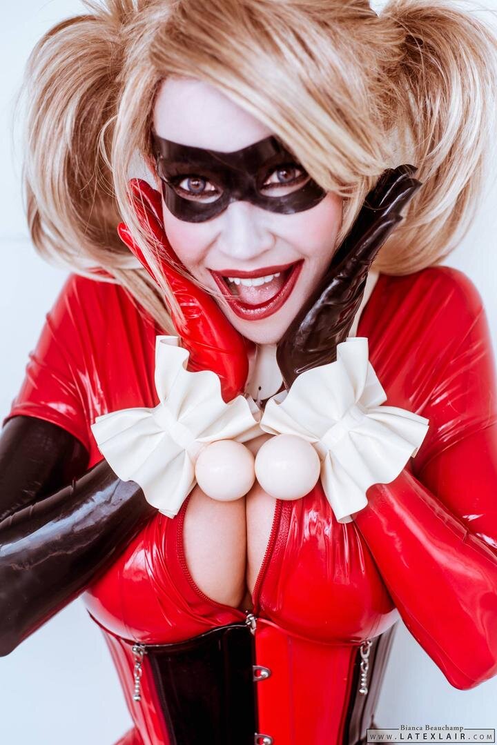 Источник: http://latex-art.com/album/harley-quinn-returns