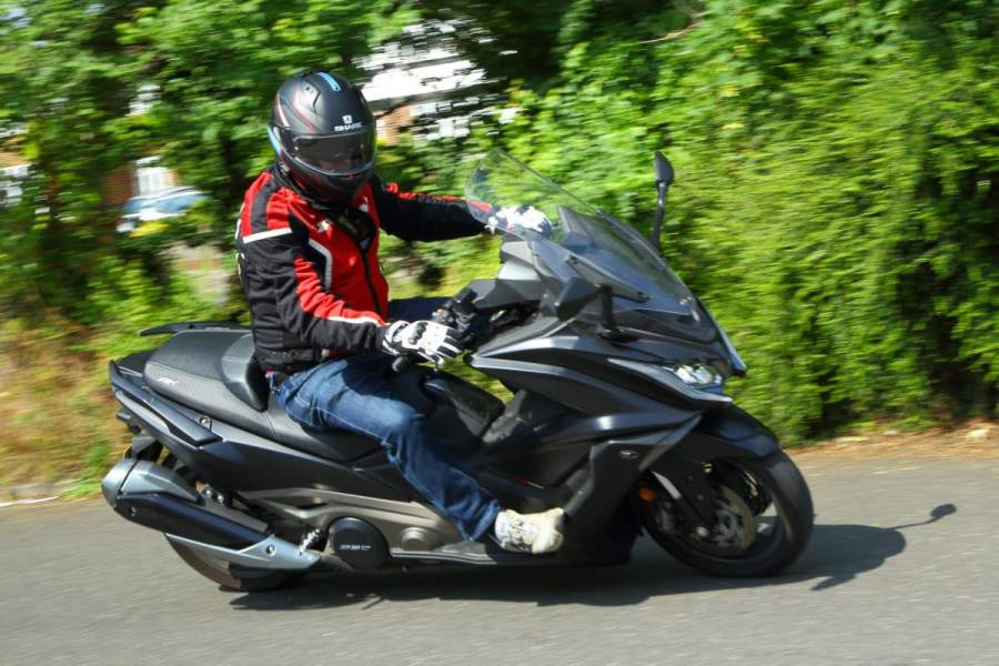 Кимко 550. Kymco AK 550. Максискаутер Кимко. Kymco 550 Premium.