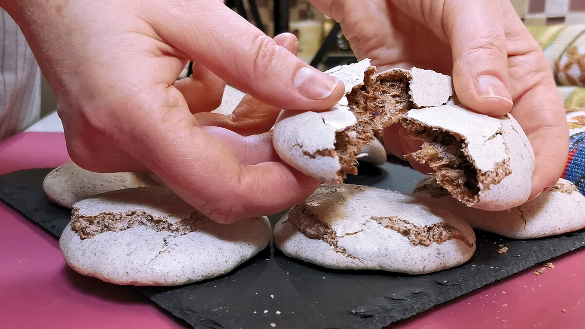 Пеку воздушное печенье Безе с орешками (готово за 30 минут)