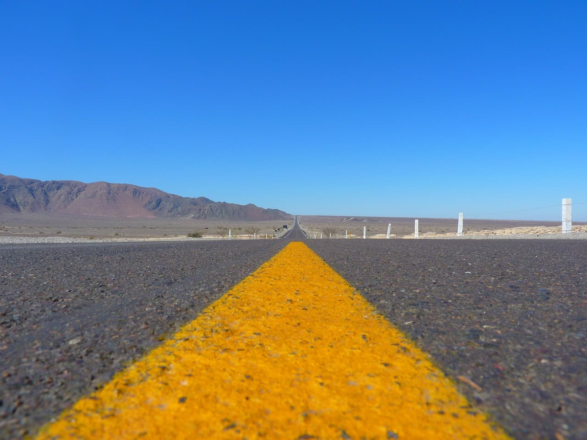 Вечная дорога. Асфальт площадь. Бесконечная дорожка. Morning Road. Central reservation Road.