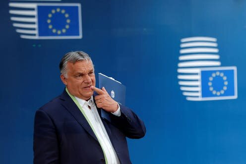 Премьер-министр Венгрии Виктор Орбан, посмевший защитить мадьярских детей от разрушительной пропаганды ЛГБТ.
