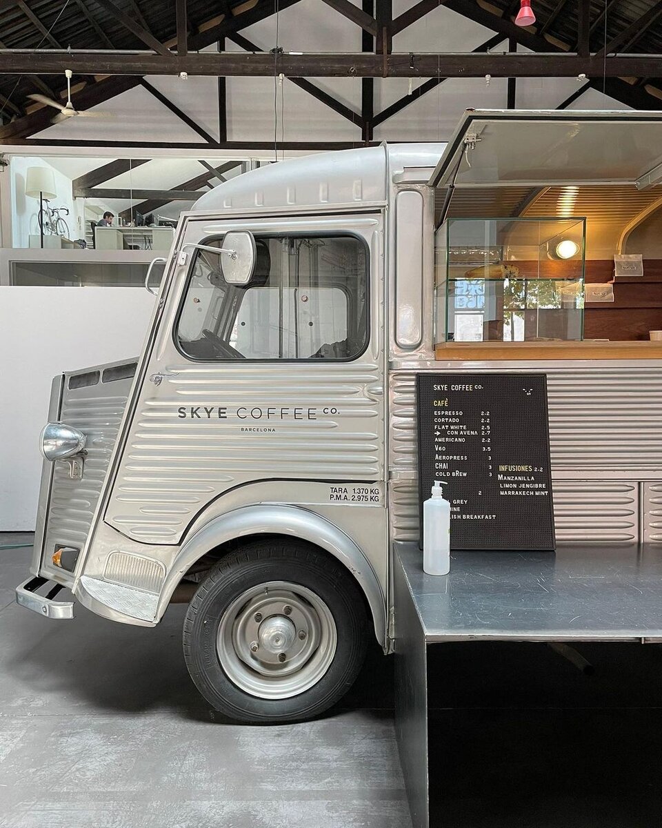 Кофейный автобус (Фото из инстаграма skyecoffeeco).