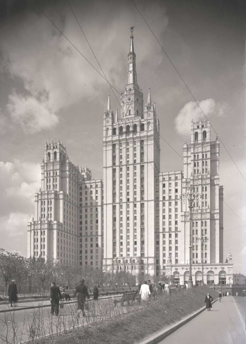 площадь восстания москва высотка