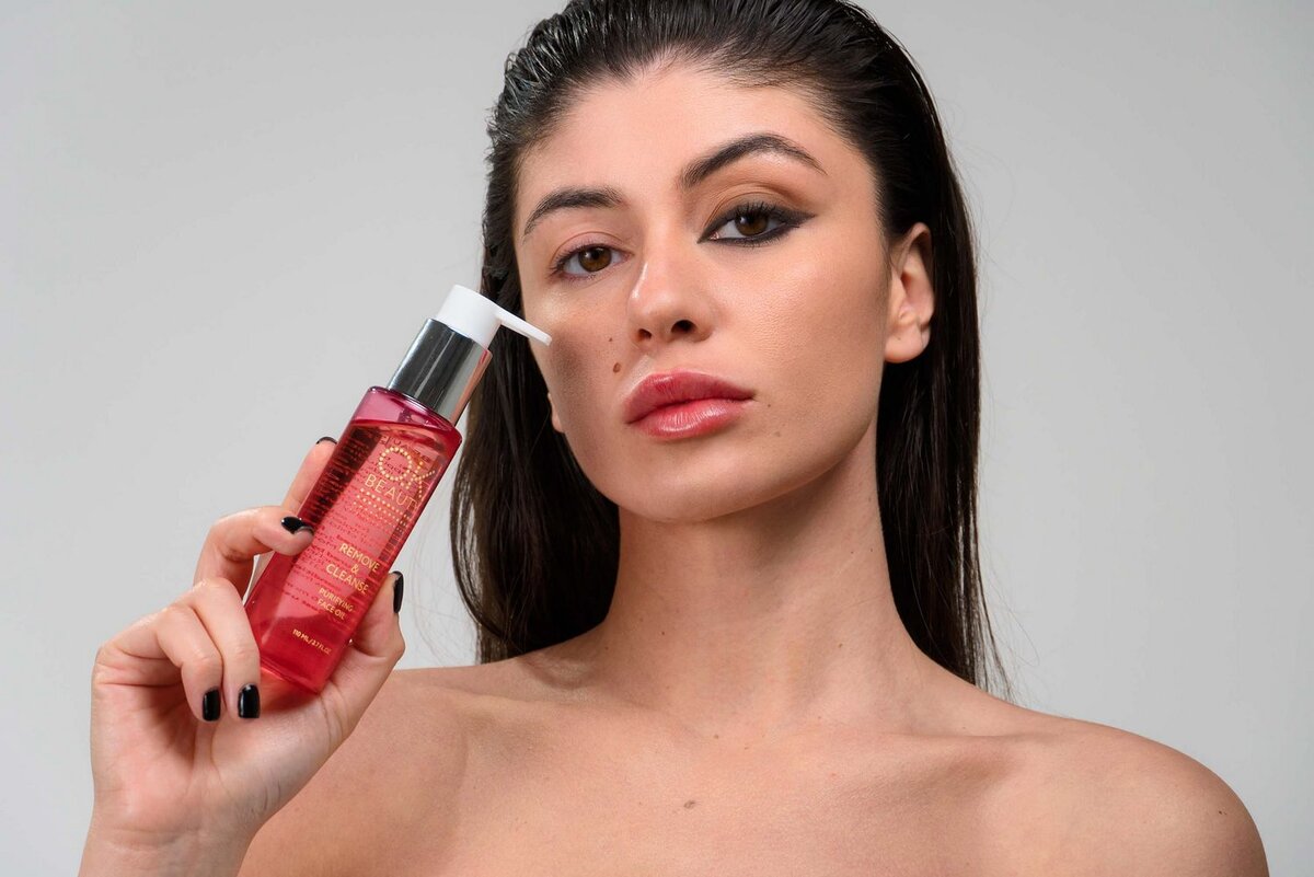 Гидрофильное масло OK Beauty содержит питательные масла 