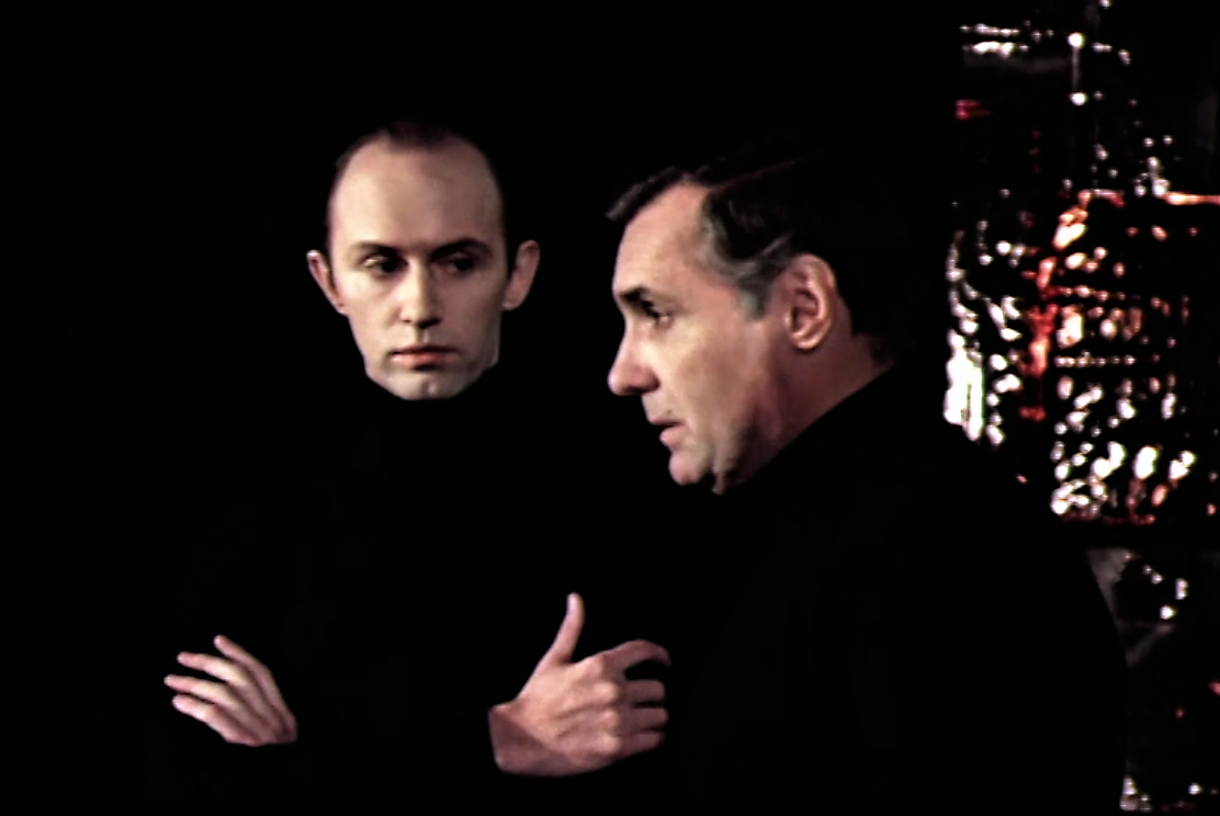 Кадр из телефильма "Сказка о Звездном мальчике" (1983)