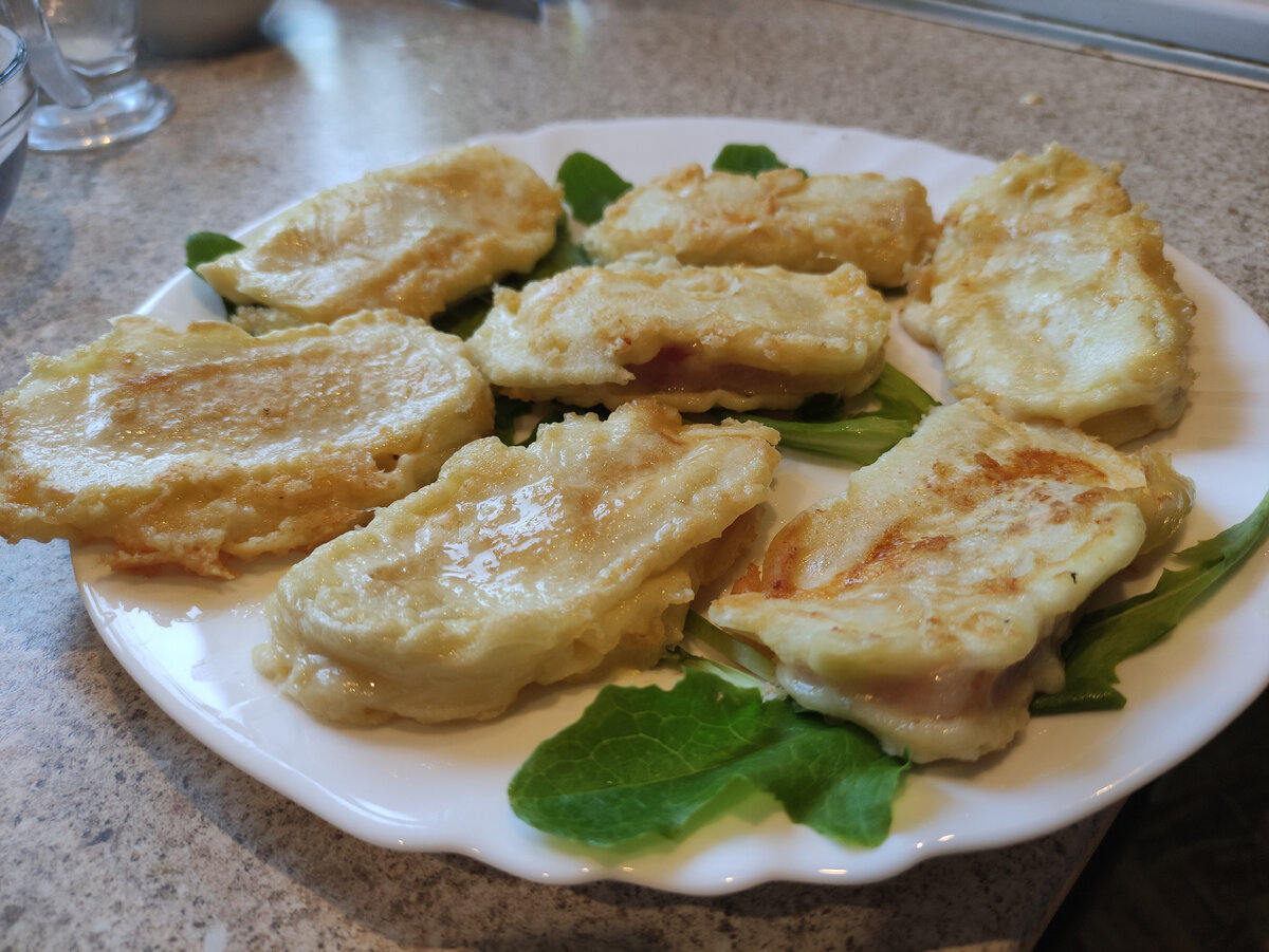 Блинчики с ветчиной, яйцами и сыром в панировке рецепт – Русская кухня: Закуски. «Еда»