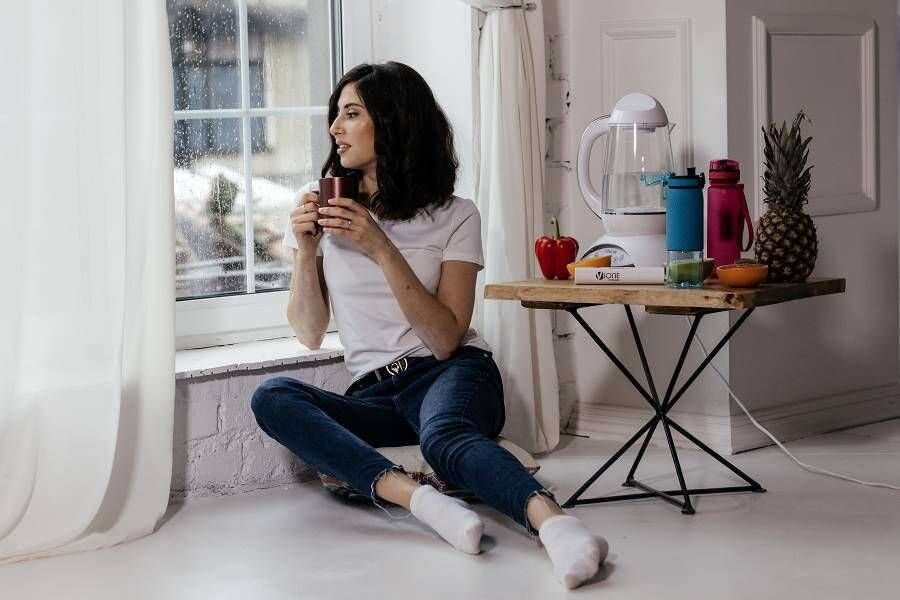 На фото показаны некоторые генераторы водородной воды.