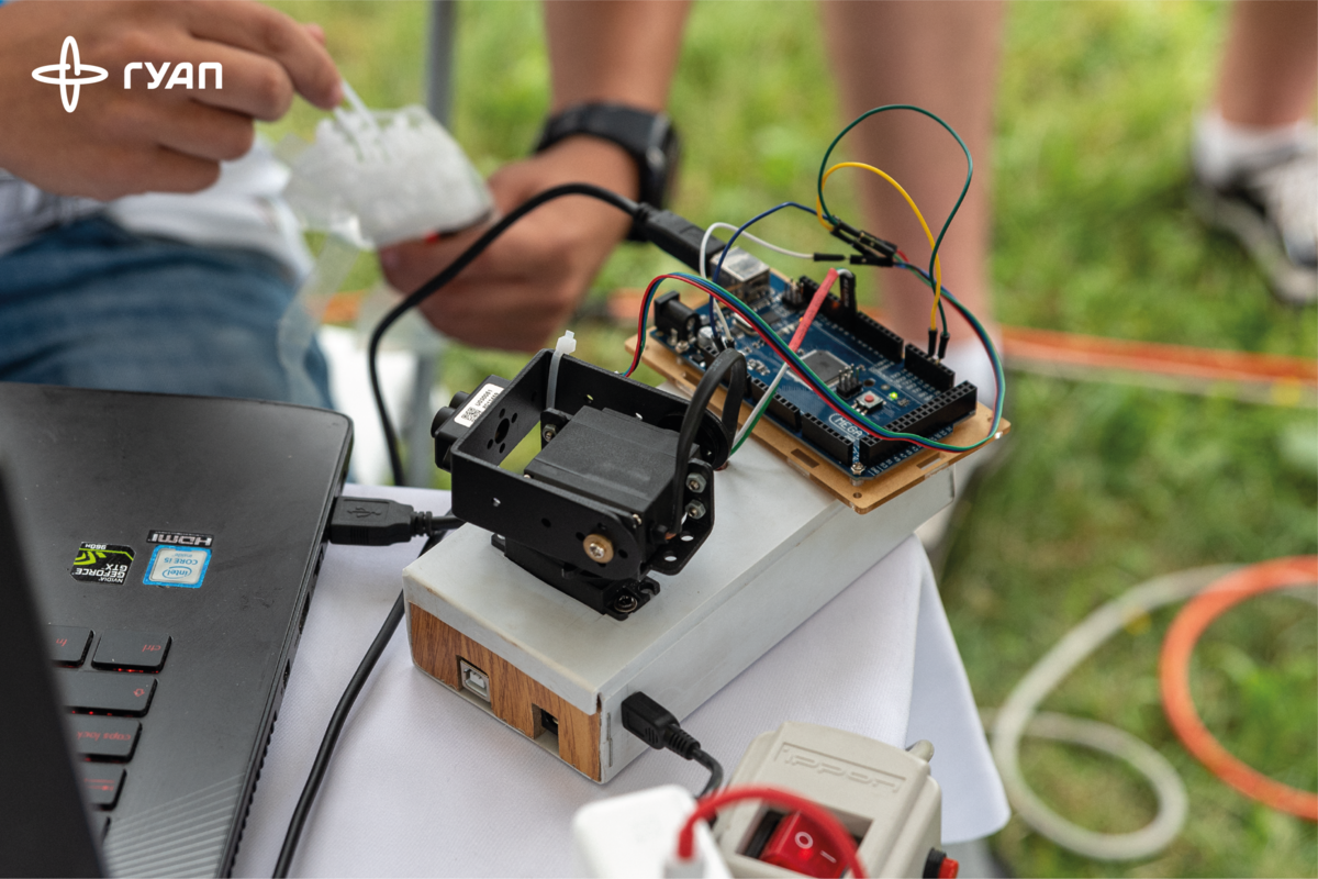 Устройство для формирования карт объектов окружения для систем автоматизированного полета и посадки