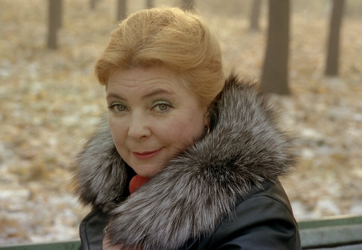     Ольга Аросева ходила за руку со Сталиным, но это не помогло ей спасти отца