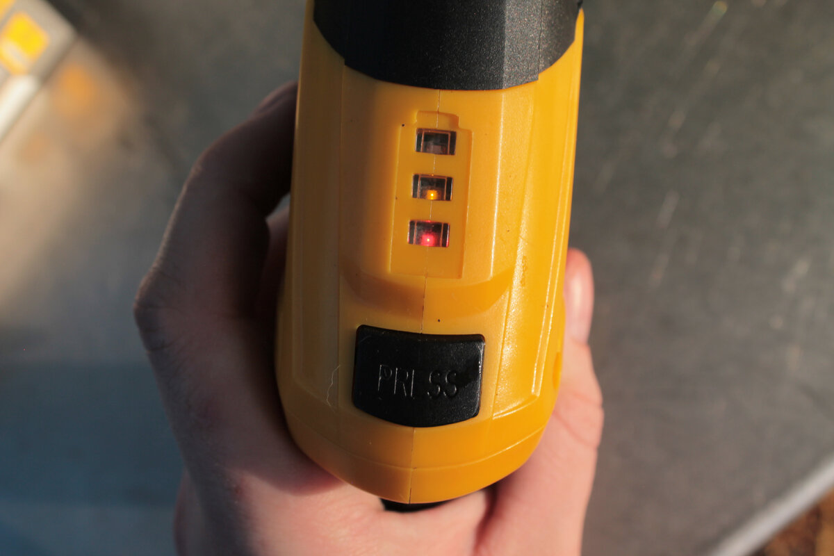 Отвертка – полезный и распространенный бытовой инструментов. С ее помощью можно что угодно разобрать, собрать или починить.-8