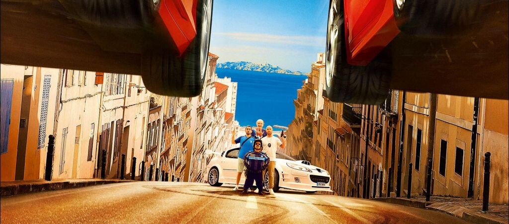 Бестолковое, несмешное и совершенно лишенное обаяния и драйва первых фильмов продолжение знаменитой франшизы о волшебном автомобиле с крыльями.