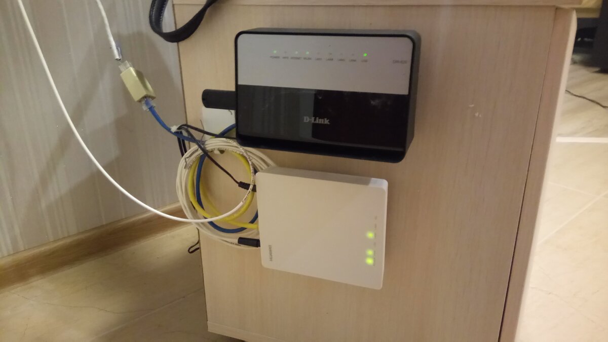 Роутер и оптический терминал