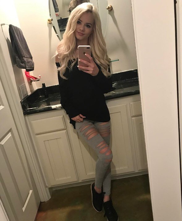 фото: instagram.com›elsajeanofficial/