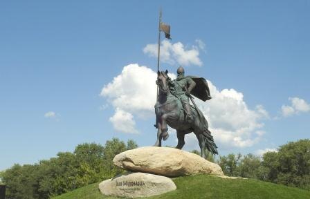 На фото: памятник Илье Муромцу в Киеве. © Игорь Яшкин/ТАСС