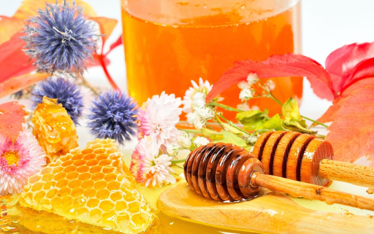 Мёд — это один из самых полезных продуктов. Ввиду его высокой стоимости многие продавцы искусственно увеличивают объем, добавляя в мед сахар, чтобы получить большую выгоду.-2