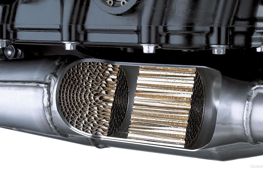 катализатор в разрезе (фото: metalspace.ru)