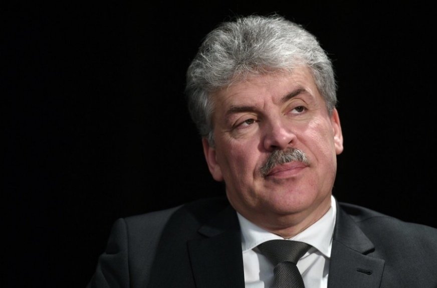 Грудинин смотрит надменно на рейтинг Путина