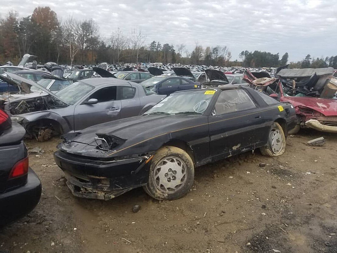 Разбитая Toyota Supra 