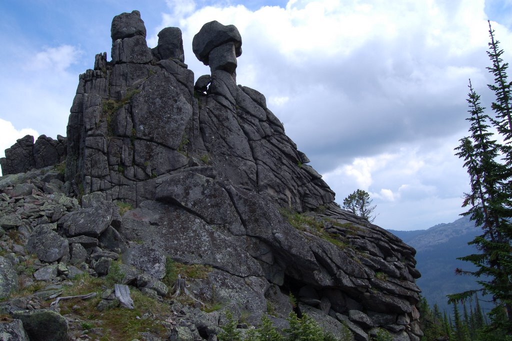 Висячий камень Змеиногорск