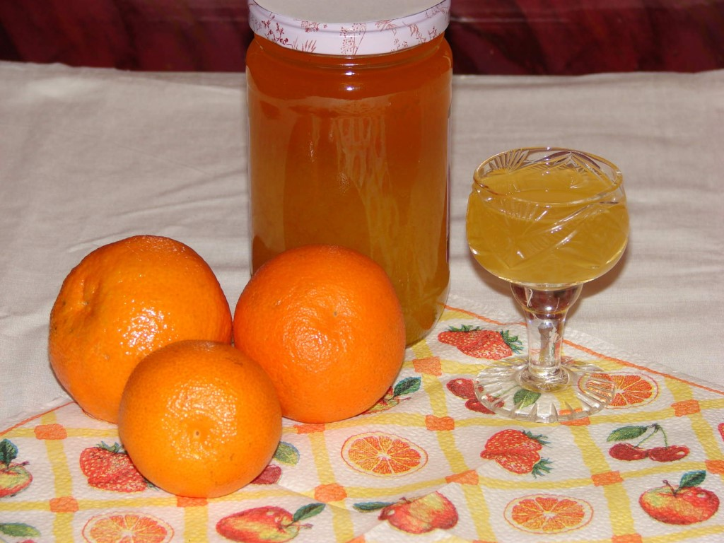 апельсиновая корка. ликер на мандариновых корках. самогон на мандариновых корках. мандариновый ликер. самогон на апельсиновой кожуре.