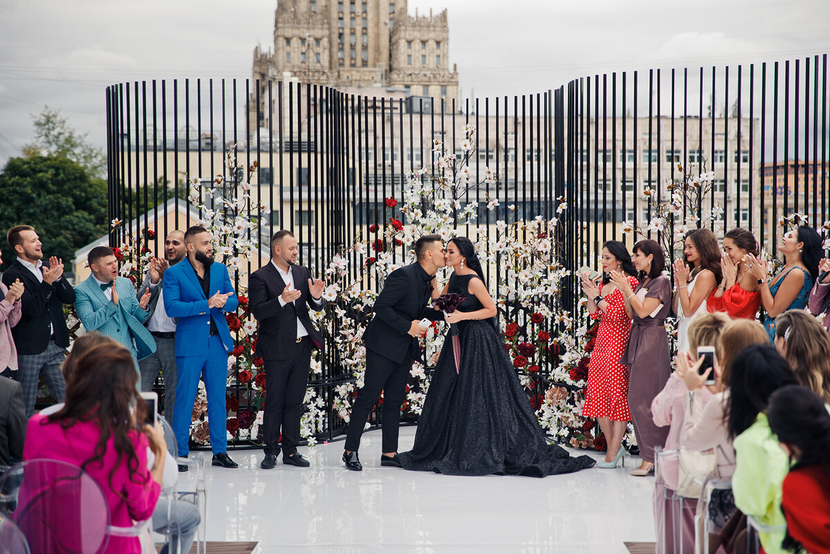 свадьба юлии пушман. черная свадьба. Pewdiepie и marzia свадьба. свадьба блоггера. марция чельберг свадьба.