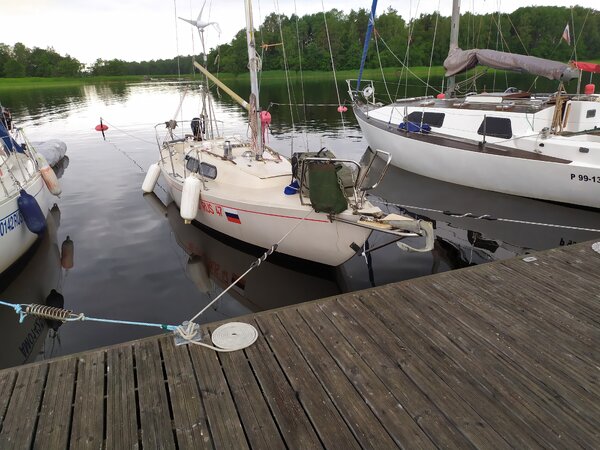 Яхта в арктических водах
