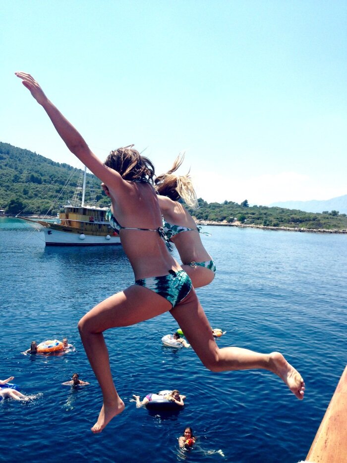 Спустя 10 часов мы счастливые прыгнули в воду