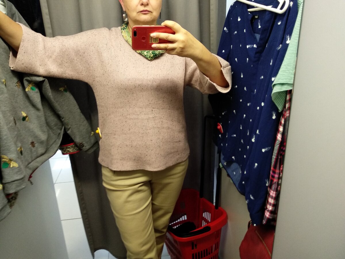 лаконично смотрится и очень комфортно в ней.