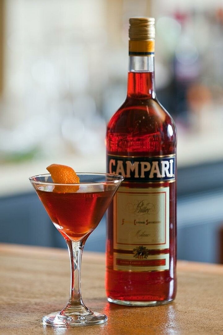 Алкогольные напитки что это. Ликер Campari Bitter. Биттер Кампари (Campari). Аперитив Кампари Биттер. Красный Биттер Campari.