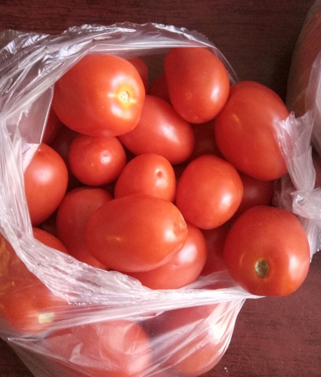 Заготовка называется «ленивый томат» и приготовить ее сможет каждый.