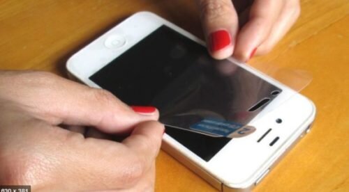 Защитная пленка для экрана смартфона