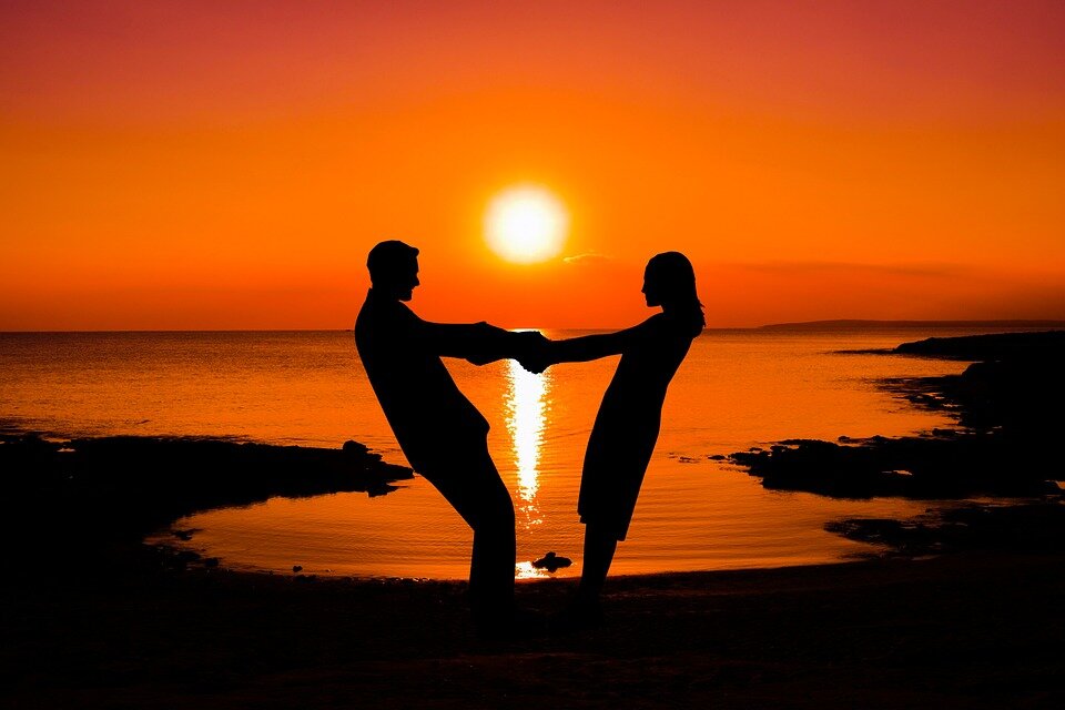 https://pixabay.com/ru/photos/%D0%BB%D0%B8%D1%86%D0%BE%D0%BC-%D0%BA-%D0%BB%D0%B8%D1%86%D1%83-%D0%B2%D0%B0%D0%BB%D0%B5%D0%BD%D1%82%D0%B8%D0%BD%D0%B0-%D0%BB%D1%8E%D0%B1%D0%BE%D0%B2%D1%8C-3141317/