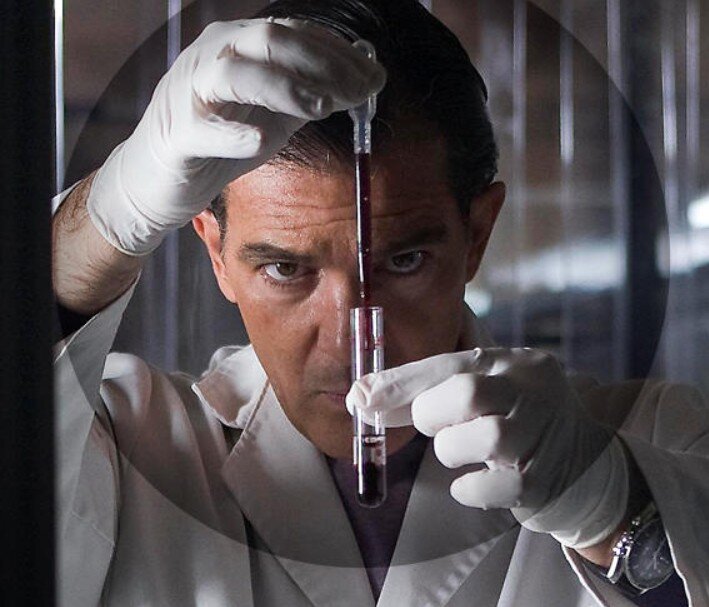 Антонио Бандерас кадр из фильма Кожа, в которой я живу