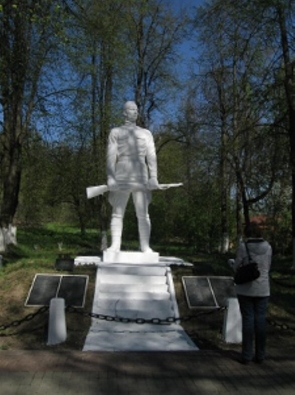 Здесь в 1942 г. похоронен мой дед, Никитин Николай Матвеевич