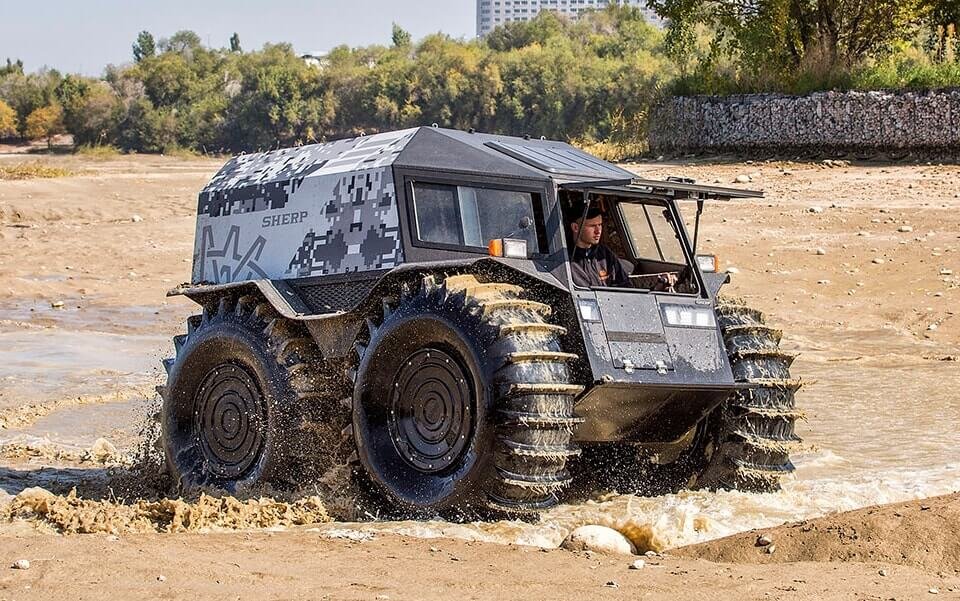 Главным конструктором вездехода «Шерп» является Алексей Гарагашьян[3]. Проектирование машины было начато им в 2012 году. Потом права на вездеход выкупил украинец Владимир Школьник. От первоначальной конструкции Алексея Гарагашьяна осталось все самое основное (Шины и трансмиссия), что делает вездеход именно вездеходом. Впоследствии дизайн кузова претерпел внешние изменения. Владимир открыл первое производство в России а после в Киеве. Шерп был представлен на прошедшей в 2015 году в Москве выставке кроссоверов и внедорожников Moscow Off-Road Show 2015. Производится серийно в городе Санкт-Петербург, РФ и городе Киев, Украина с 2015 года, в январе 2017 года открыто представительство SHERP ATV в Канаде, г. Виннипег[4]. Произведенные в России вездеходы в основном используются на внутреннем рынке. Произведенные вездеходы в Киеве идут на экспорт по всему миру. 
В начале 2016 года видео с испытаний снегоболотохода стало вирусным и набрало более пяти миллионов просмотров[5] и заинтересовало западные СМИ[6].