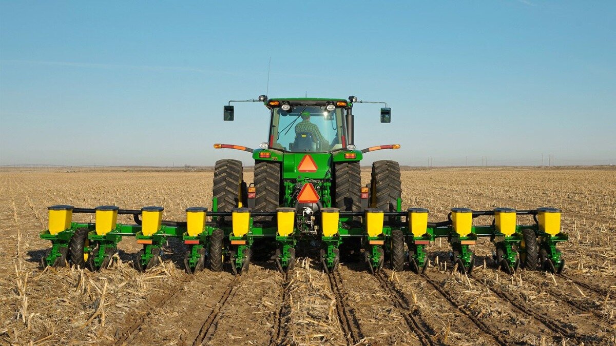Фото: deere.ru John Deere 1715