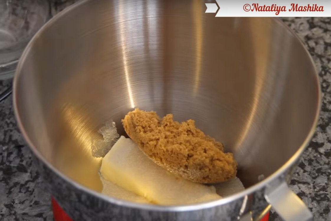 Масло соединяем с сахаром