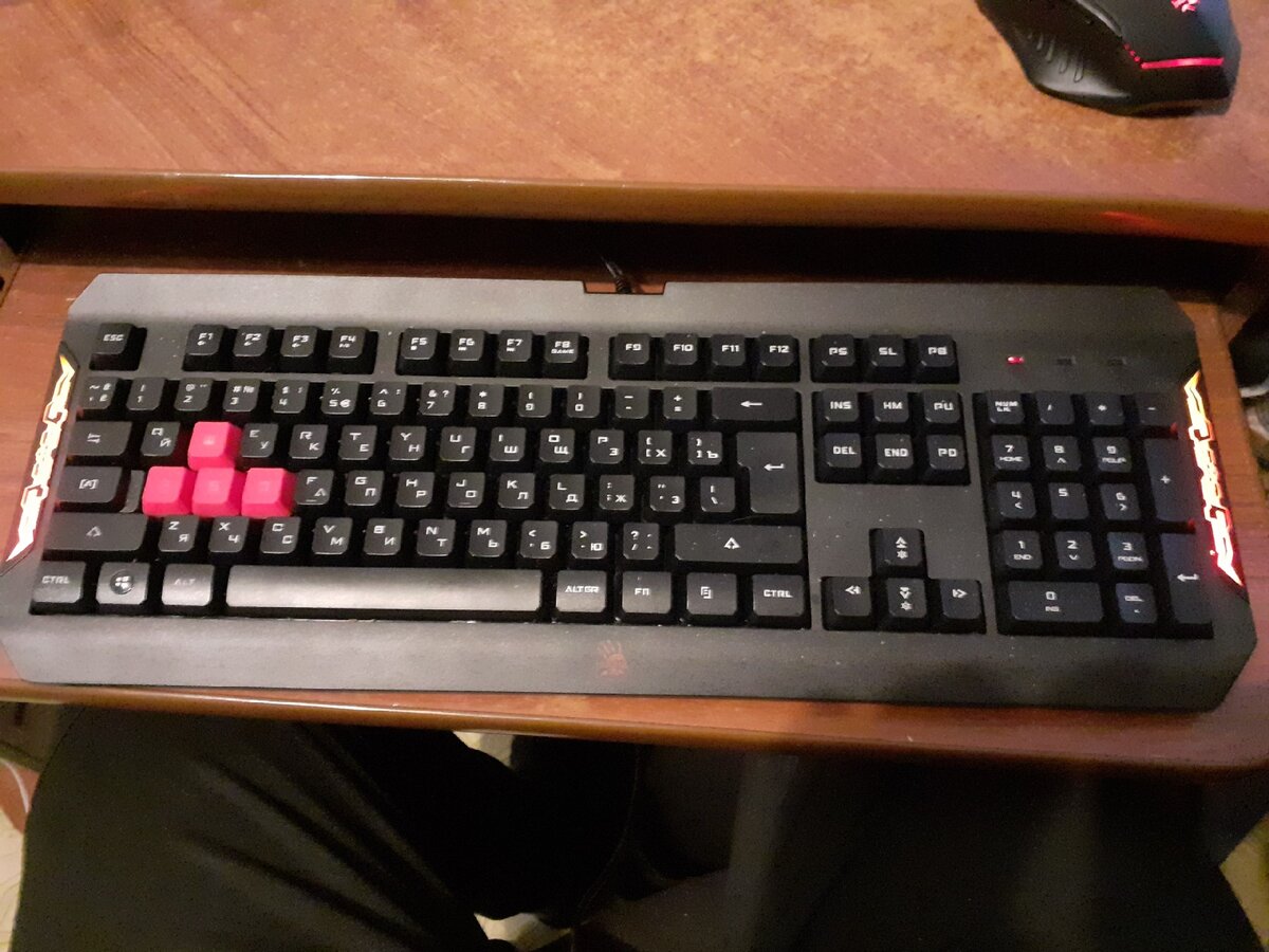 Клавиатура A4Tech Bloody Q100.