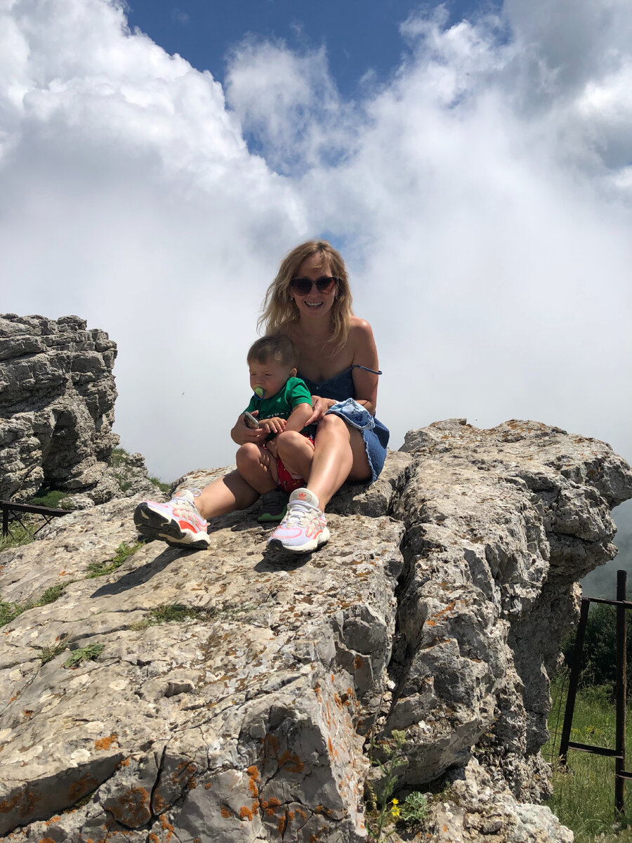 Здесь можно и не только дзен ловить, а лежать на этих скалах в позе шавасама