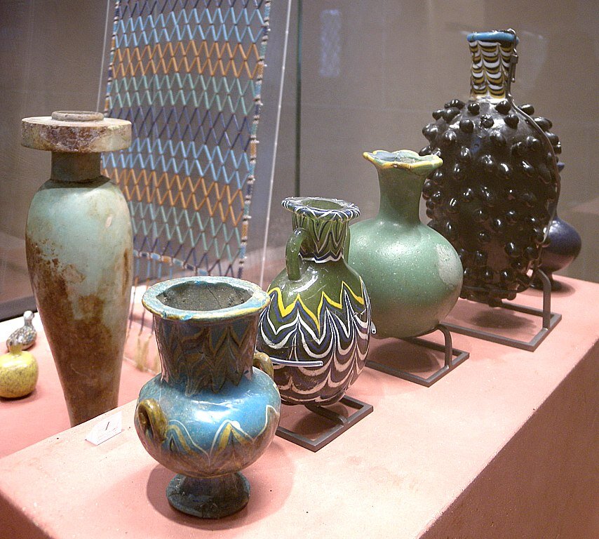 Артефакты, около 1450 г. до н.э (Египет) источник фото http://pirushki.com/Louvre/Lvr07_03.htm