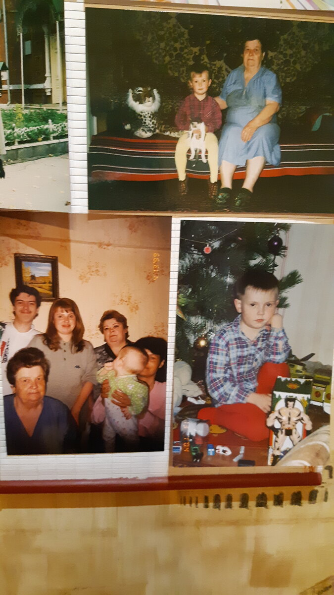 Моя бабушка с правнуками.