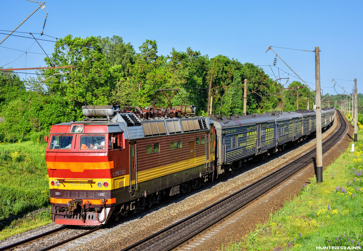 Электровоз ЧС4Т-710 с агитационным поездом ЛДПР на перегоне Котельнич-I - Ацвеж, Кировская область. 30 мая 2016 года.