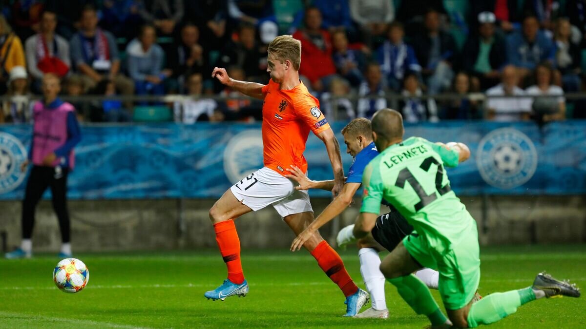    Френки де Йонг (слева)© РИА Новости / Михаил Куравлев