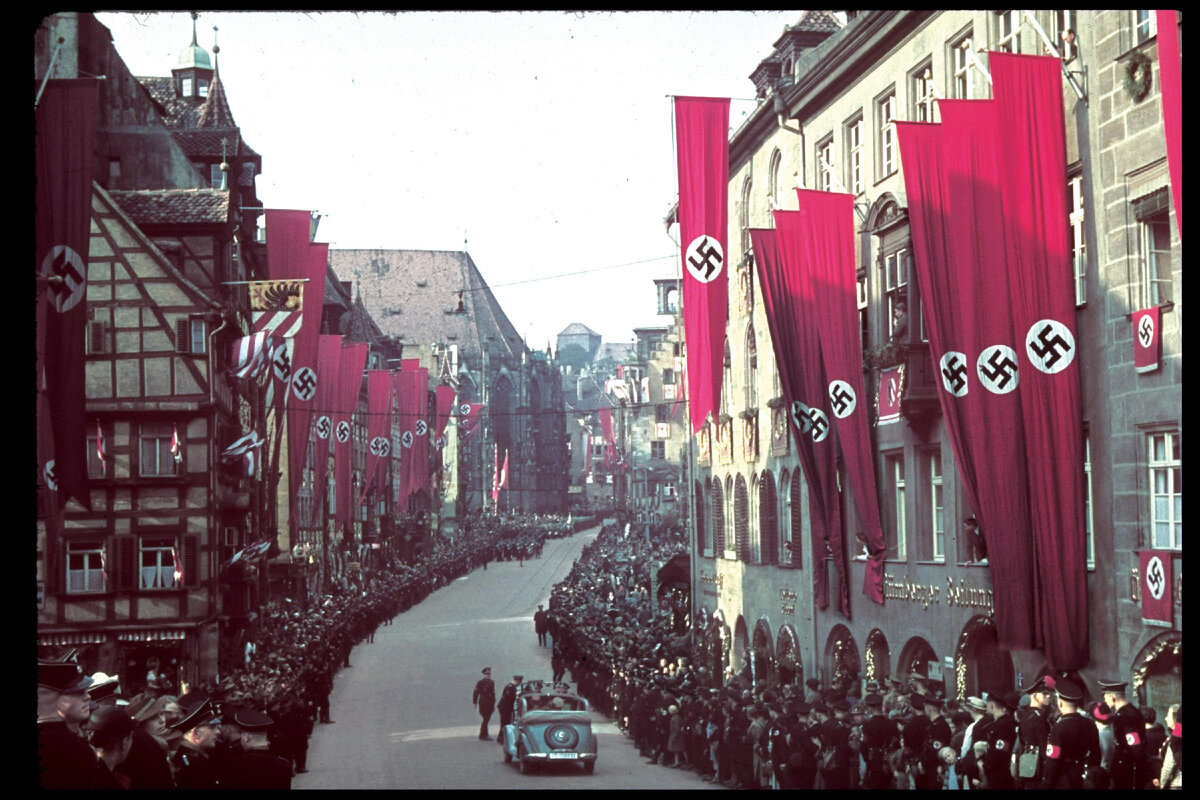 Нацистские города. Берлин 1938 Германия Гитлера. Гитлеровская Германия третий Рейх. Нюрнберг третий Рейх. Берлин в цвете 1938.