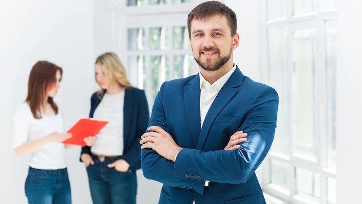 изображение с сайта https://www.freepik.com/free-photo/male-female-office-workers_7542223.htm#query=director&position=42&from_view=search&track=sph (master1305)
